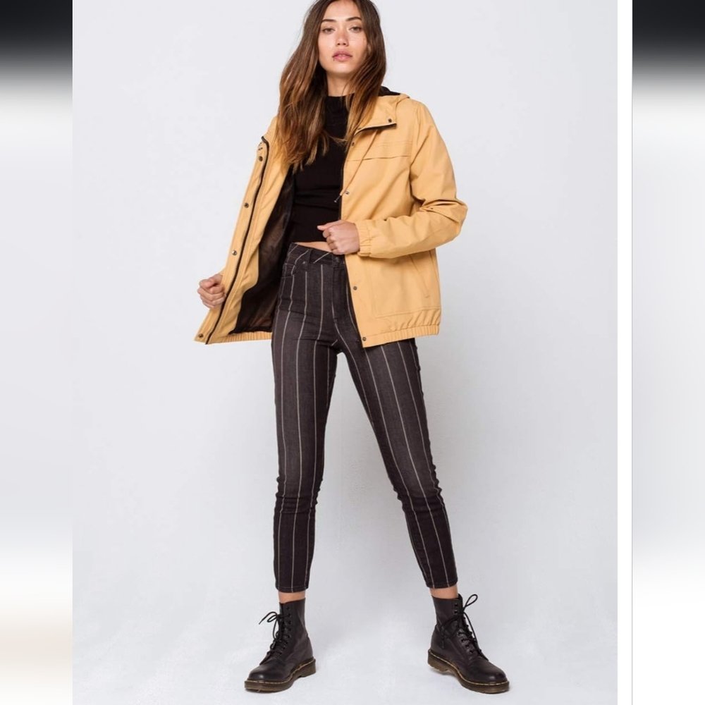 Volcom jacket - Picture 2 of 16